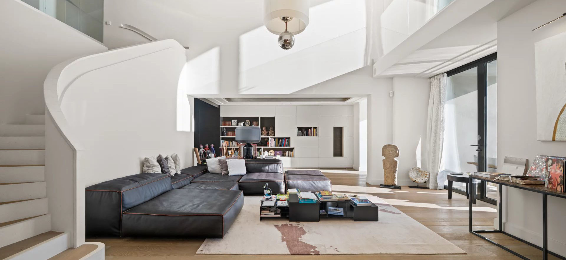 Découvrir cette propriété: Nice - France - Appartement, 8 pi&egrave;ces - Slideshow Picture 2